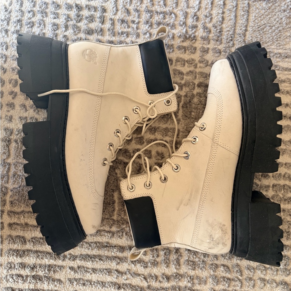 Timberland Women's Size 9 Cream and Black Leather Boots - Picture 9 of 10